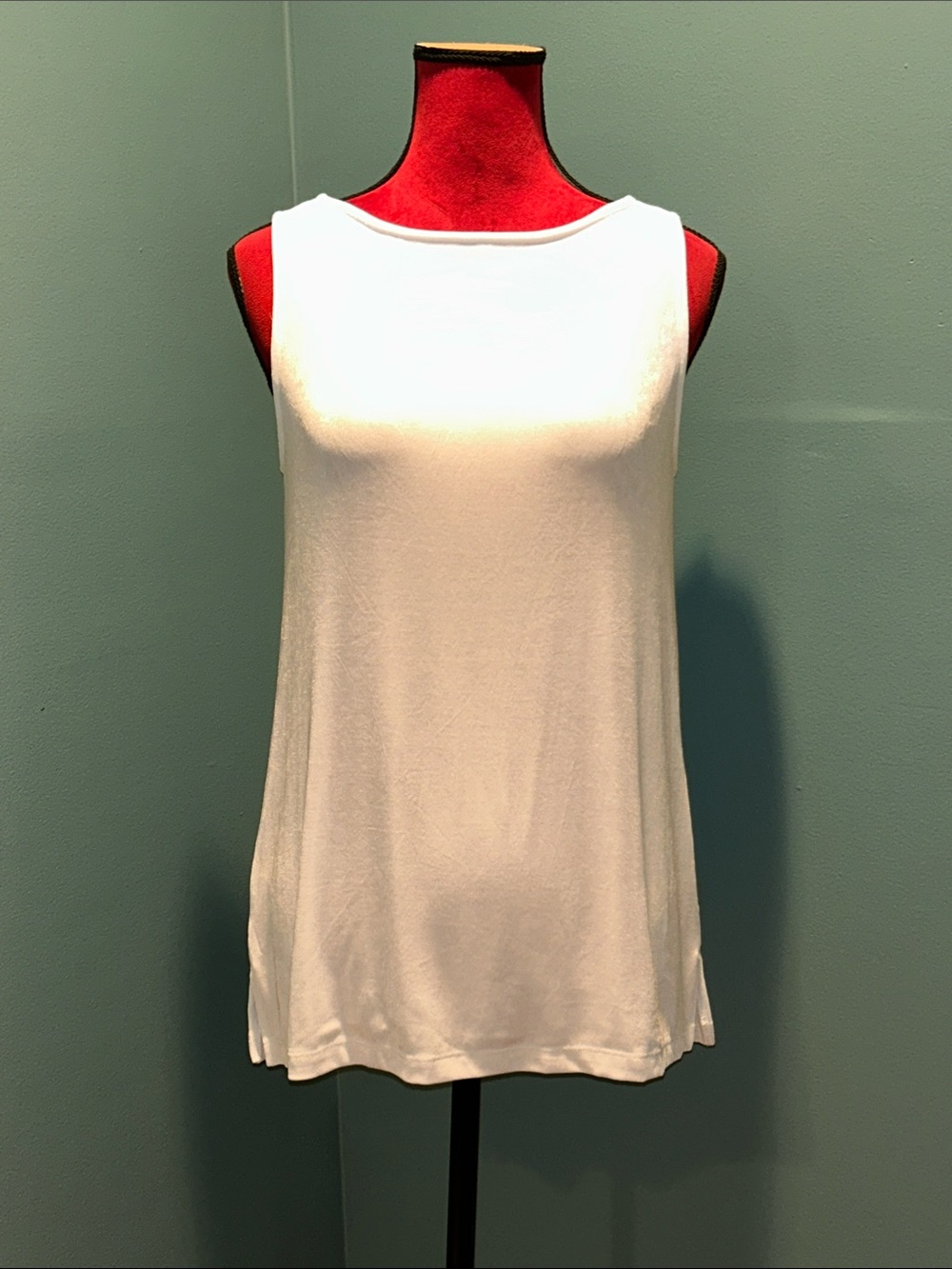 Chico's White Sleeveless Crewneck Tank Size Medium